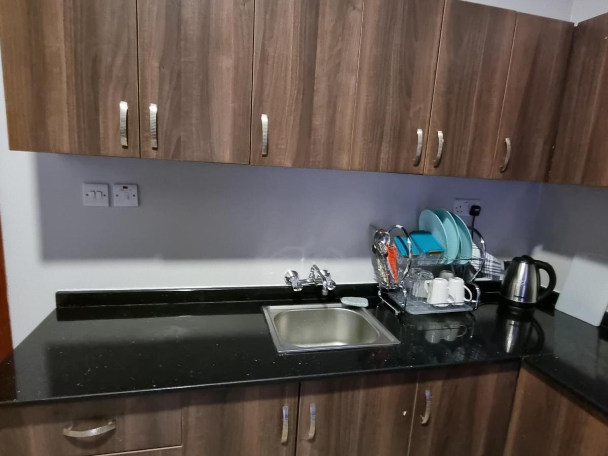 Eika Suites At Acacia Kampala Kültér fotó