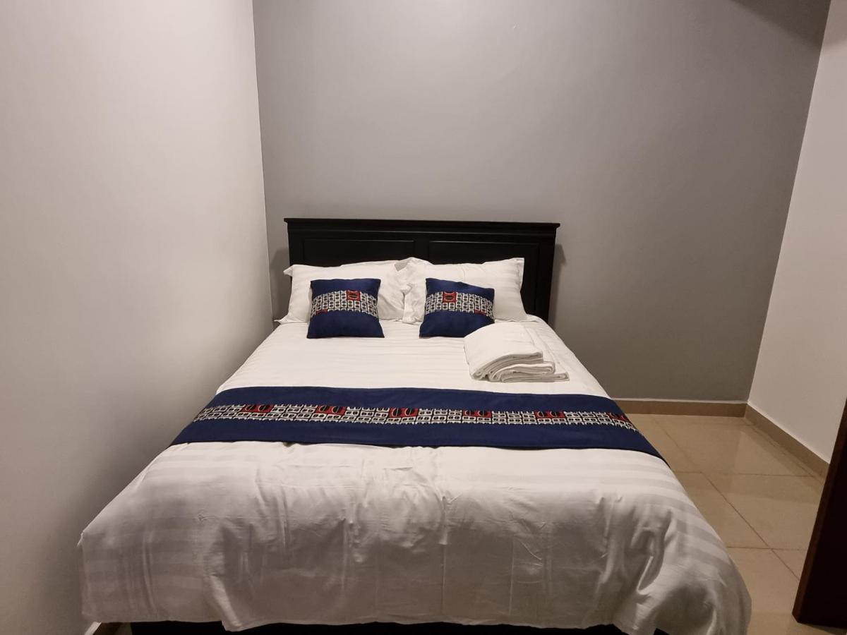 Eika Suites At Acacia Kampala Kültér fotó