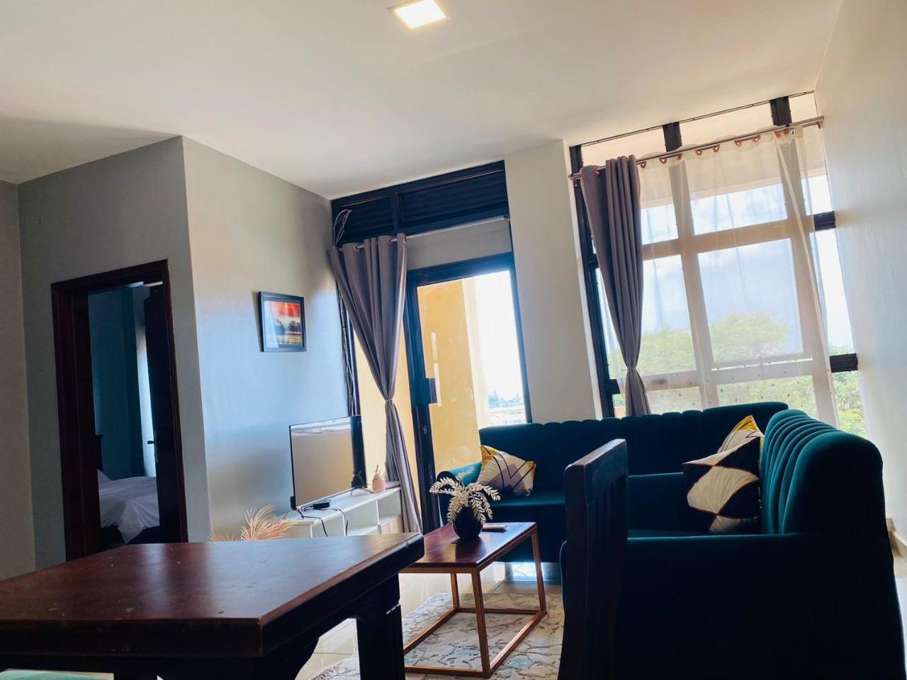 Eika Suites At Acacia Kampala Kültér fotó